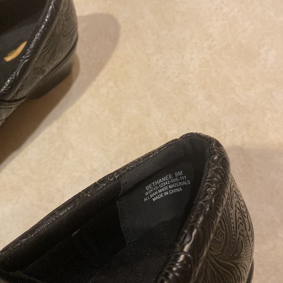 Womens size 9 black clog dress shoes - BRAND NEW - Picture 6 of 6